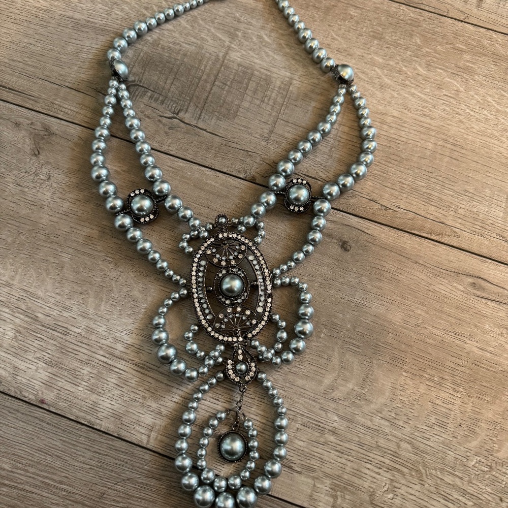 Sold-Y2K Faux Pearl Statement Necklace